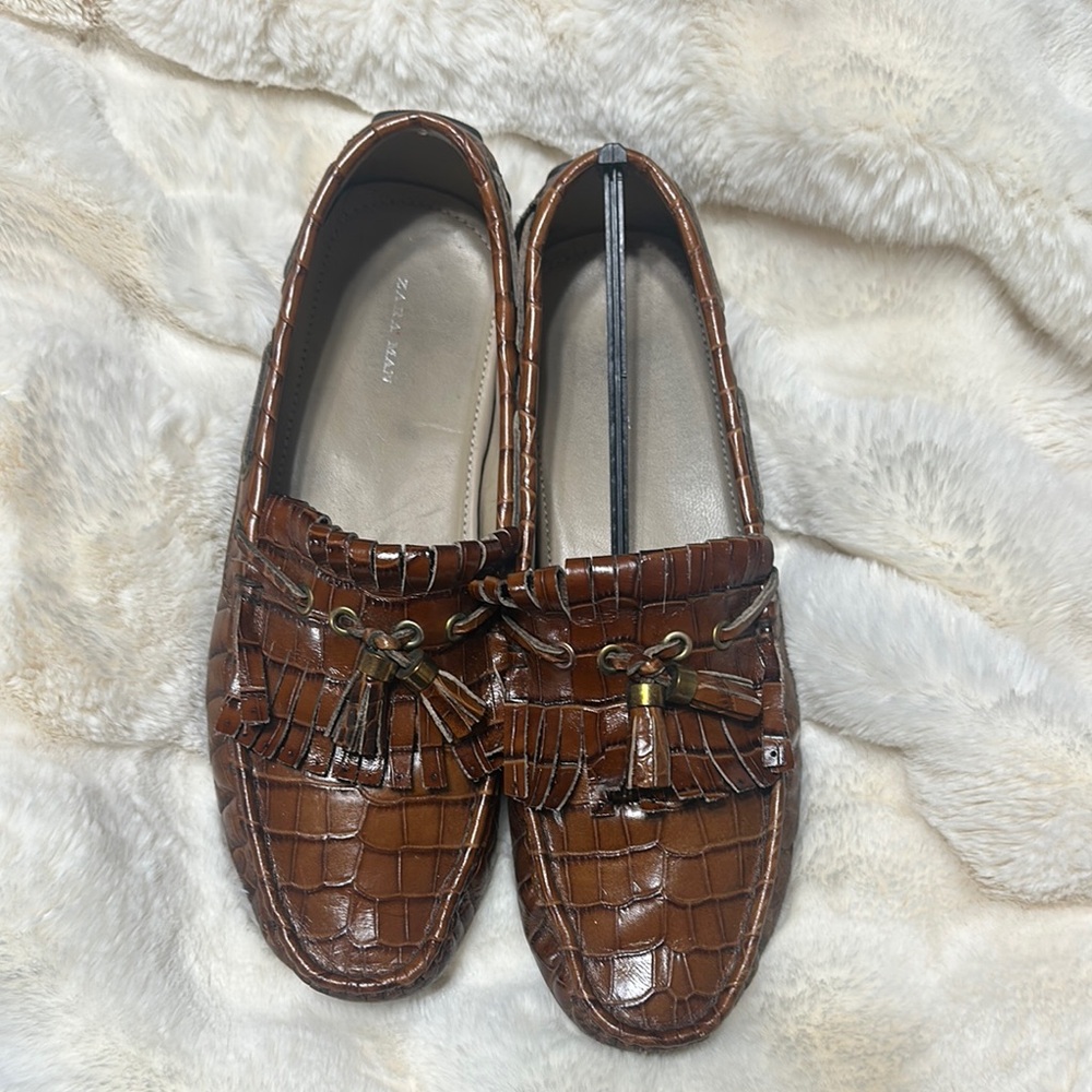 Zara Brown Crocodile Pattern Loafers with Tassels